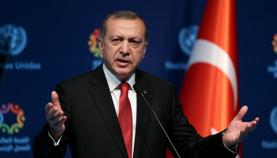 Spenningen i Egeerhavet mellom Hellas og Tyrkia øker. Tyrkias president Recep Tayyip Erdogan har sagt at selve «suvereniteten» over øyene i det østlige Egeerhavet er i spill dersom ikke Hellas fjerner alt militært personell og utstyr fra dem