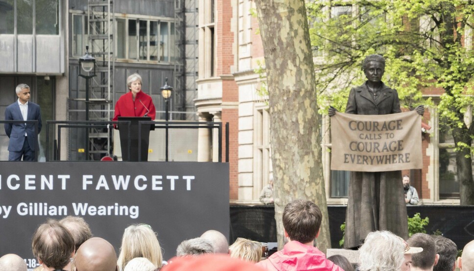 Sadiq Khan og Theresa May avdekker en statue av kvinnesaksforkjemperen Millicent Fawcett i London i 2018. Fawcett var en ivrig tilhenger av det britiske imperiet, og brydde seg ikke om svartes rettigheter, skriver Kaare Skagen.