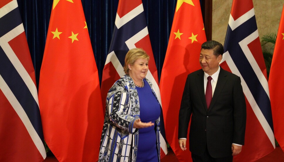 Norges statsminister Erna Solberg og Kinas president Xi Jinping under et møte i Folkets store hall i Beijing 10. april 2017.