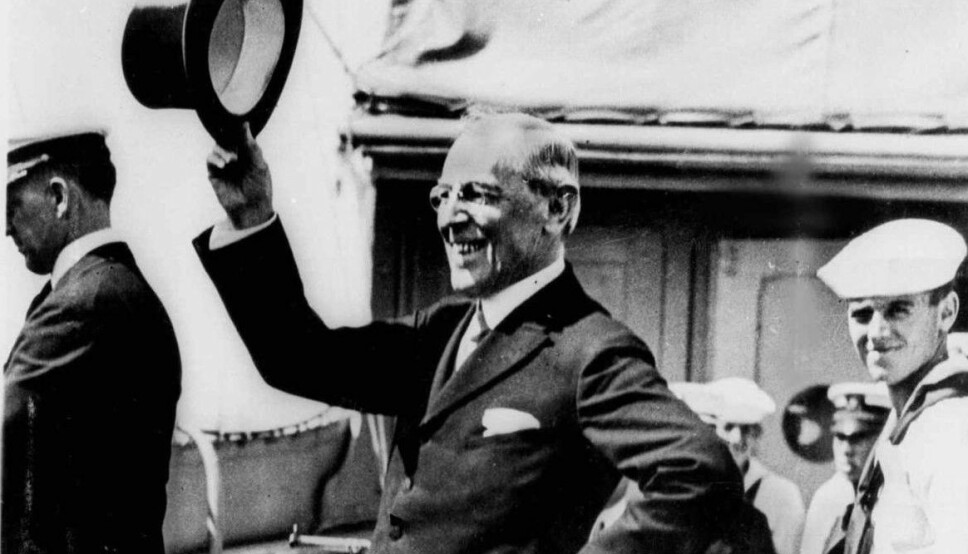 President Woodrow Wilson vender hjem til USA etter å ha deltatt på fredskonferansen i Paris i 1919.