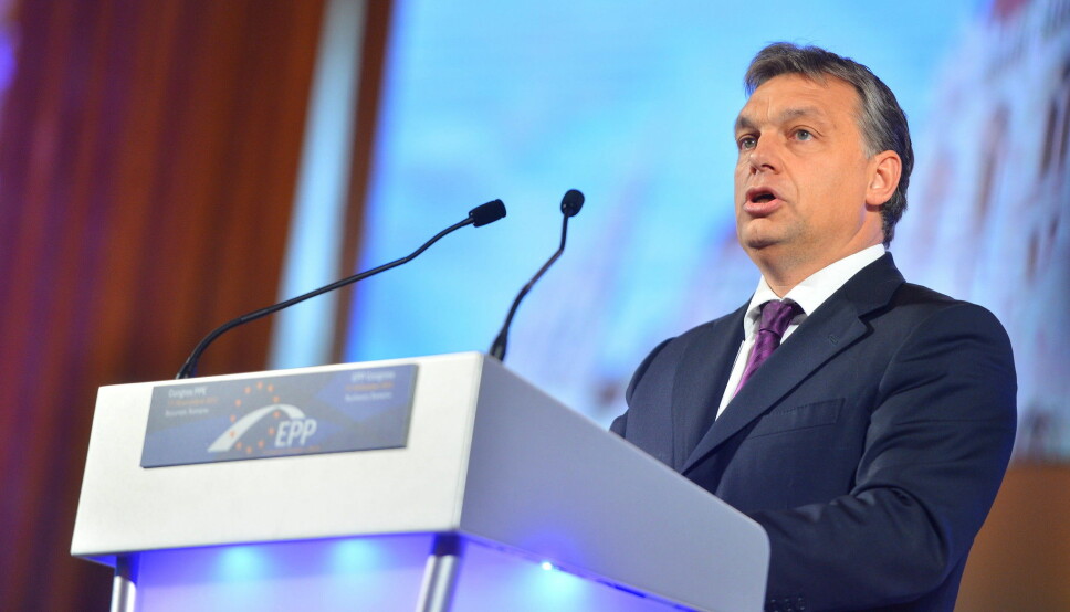 Ungarns statsminister Viktor Orbán har i en årrekke underminert landets demokrati. Orbáns parti Fidesz ble i mars 2019 suspendert fra det europeiske partifellesskapet EPP, og valgte i forrige uke å trekke seg ut av EPP. Artikkelforfatteren ønsket allerede i 2019 å ekskludere Fidesz.