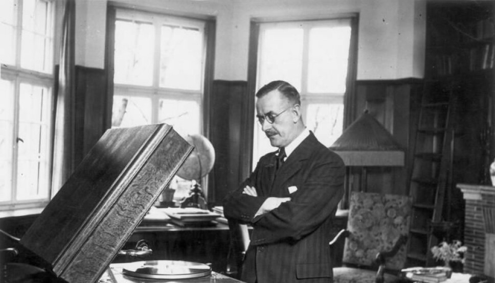 Thomas Mann i sitt hjem i München, 1932.