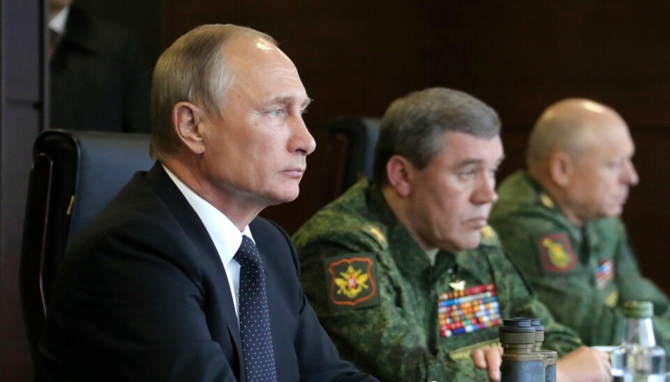 Vladimir Putin med generalstabssjef Valerij Gerasimov