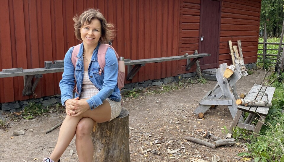 Det trengs selvsagt ikke noen lange orgier midt i arbeidsdagen, men hva med litt ligging i lunsjpausen? foreslår Sanna til Hilde (40).