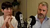 Eriksen Søreide og Andresen foran mikrofoner i et innendørs intervju- eller opptaksrom.